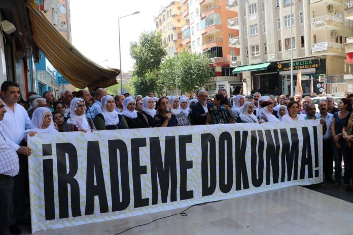 Yerel Kamunun Gaspla İdaresi: Hükümet Gücünün Serbest Bırakılması Olarak Kayyım Darbesi