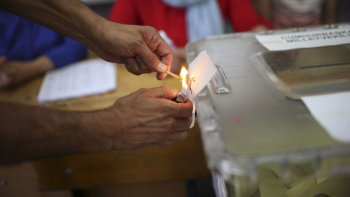 31 Mart 2019 Yerel Seçimleri Vesilesiyle: Kumarbaz bir Melez Rejime Çıkan Yollar